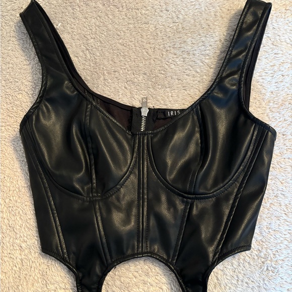 Beautiful leather crop top - Picture 1 of 1